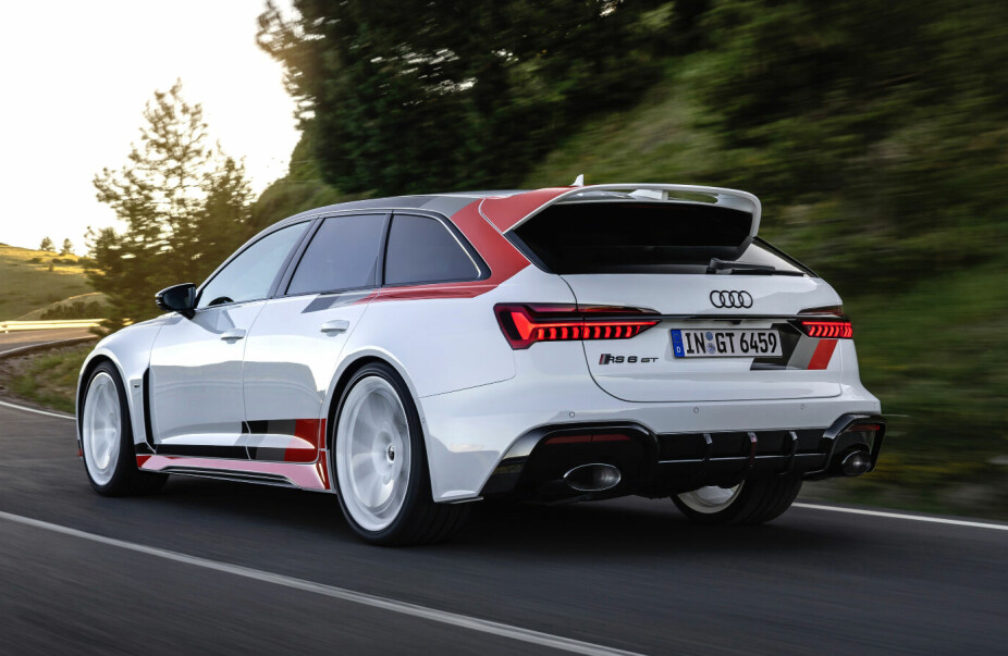 Rir inn i solnedgangen: Spesialversjonen Audi RS6 Avant GT blir trolig siste RS6 med forbrenningsmotor. Fra 2026 skal Audi kun introdusere elektriske biler. Det er dårlig nytt dersom man elsker heftige Audi-er med forbrenningsmotor - gjerne av litt røslig kaliber