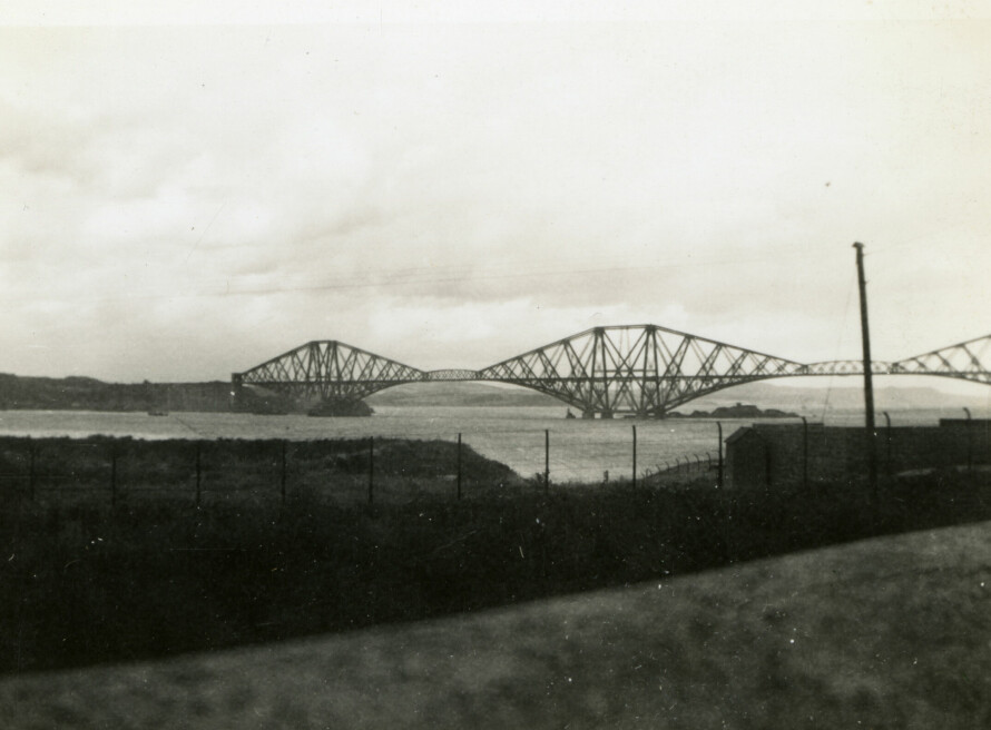 NÆRE PÅ: De ville ha styrtet i Nordsjøen om ikke den norske flygeren hadde gjenkjent broen over Firth of Forth fra geografiboken på folkeskolen.