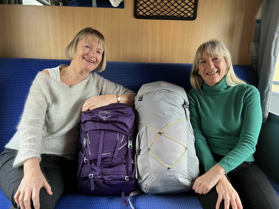<b>REIS LETT:</b> En liten ryggsekk er alt man trenger. Marit Sandboe (t.v.) og Eva Laukøy la ut på tur gjennom Europa med passende bagasje for den som skal hoppe på og toget.