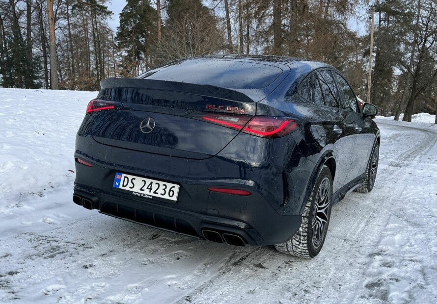 LYD: Mye av lyden i kupeen kommer forsterket gjennom Burmester-anlegget, men det er ikke helt stille fra eksosanlegget heller, som har elektroniske styrte spjeld.