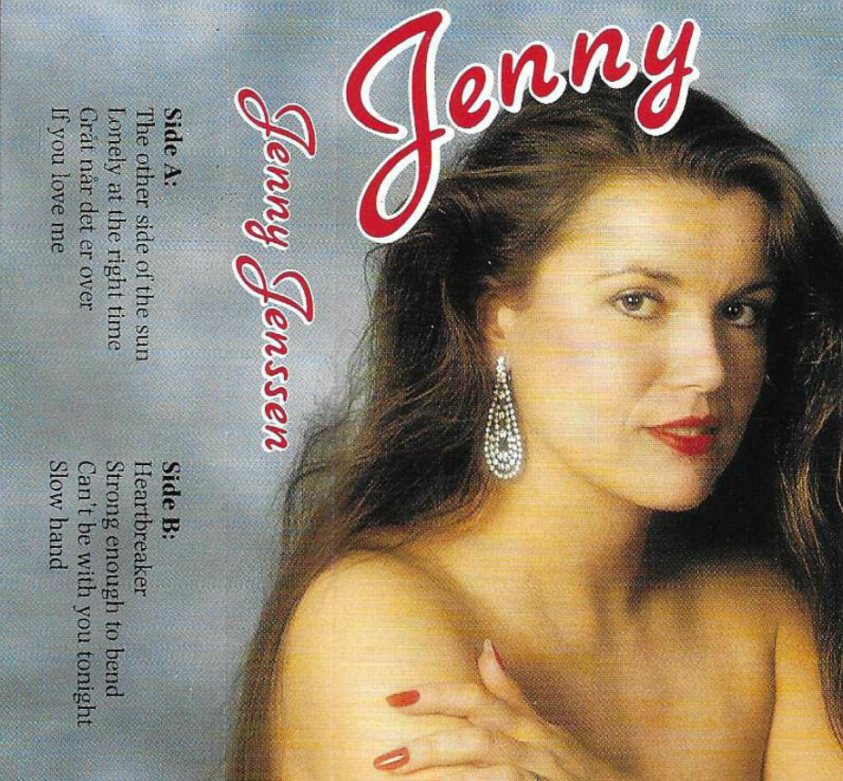 <b>DEN FØRSTE KASSETTEN:</b> Jenny utga sin første kassett til jul i 1989. Da var hun 24 år og jobbet hardt for å komme inn i musikklivet.