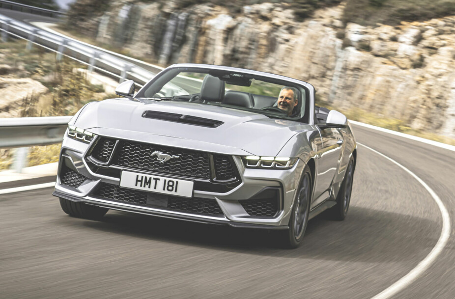 Takløs: Mustang kommer som GT-sportskupé (fastback) og kabriolet.