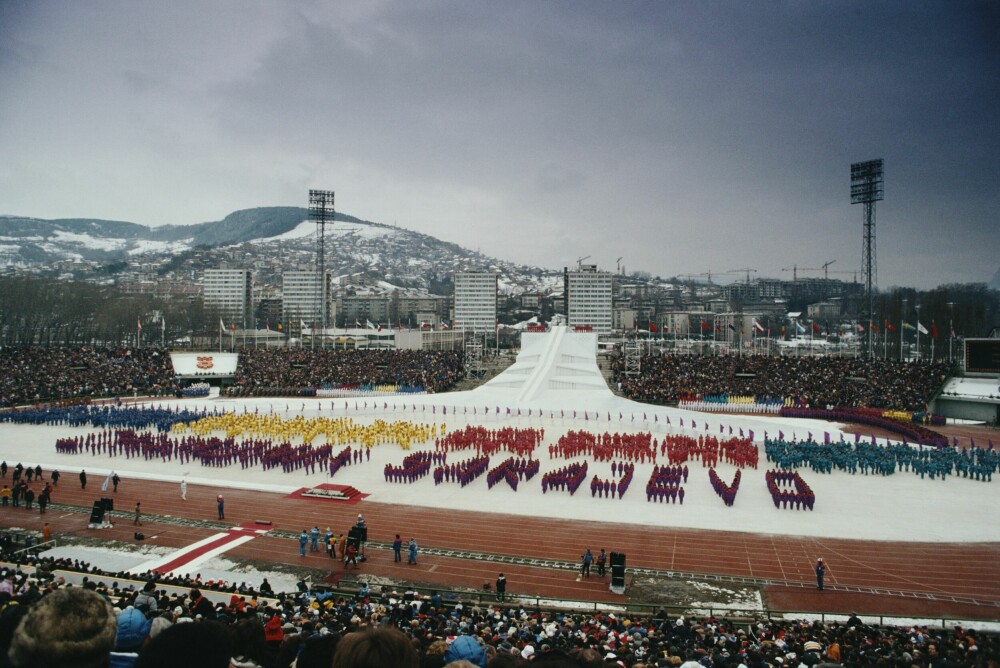 <b>OL 1984:</b> Åpningsseremoni for De olympiske vinterlekene på Koševo-stadion i Sarajevo den 7. februar 1984.