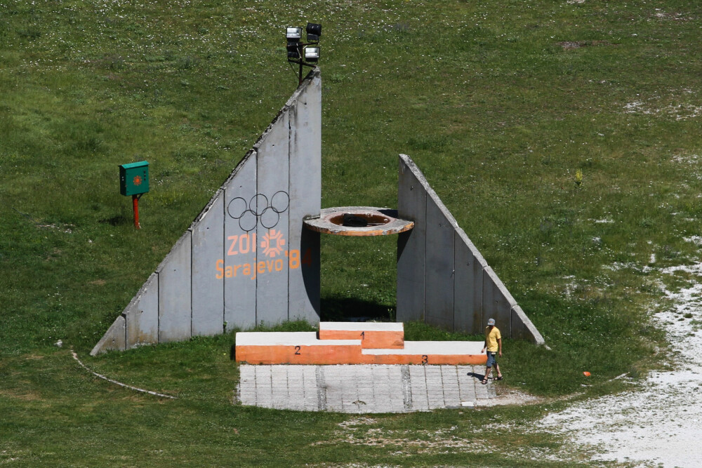 <b>ÅSTED:</b> Medaljepodiet ved OL-hoppanlegget på Igman-fjellet skal ha blitt brukt til henrettelser under krigen.