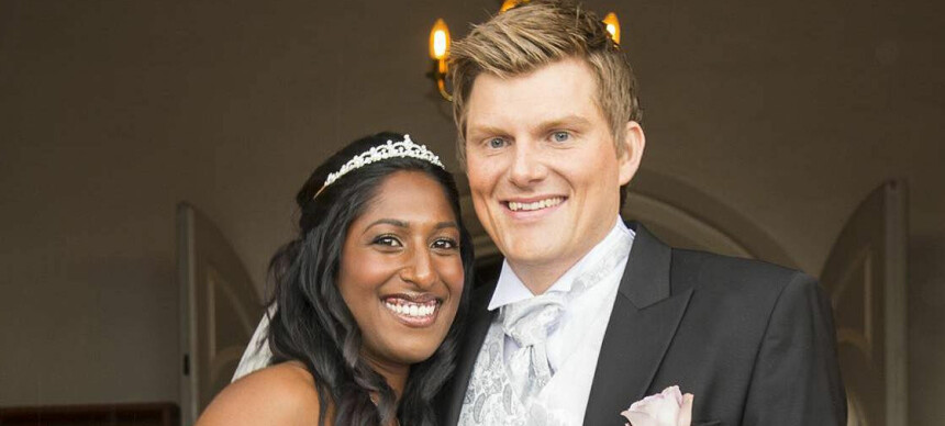 Siri om frieriet: – Han kastet et håndkle over hodet mitt