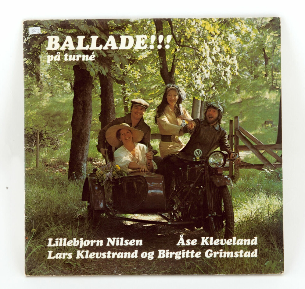 <b>BALLADE:</b> På midten av 1960-tallet vanket Lillebjørn på viseklubben Dolphin og ble med i gruppa The young Norwegians og siden i visegruppa Ballade. – Han traff en nerve, hadde et nydelig språk og en fin stemme, sier Birgitte Grimstad som sang sammen med ham i Ballade.