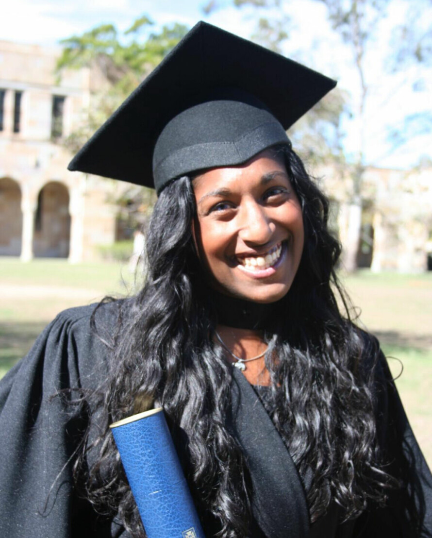 STUDENT: Siri studerte journalistikk ved University of Queensland i Brisbane i Australia. Her er beviset på at hardt arbeid lønner seg.