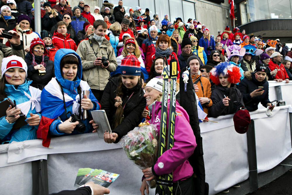 <b>GA SEG:</b> Tora ble hyllet av publikum i Holmenkollen etter sitt siste løp 23. mars 2014. En eventyrlig karriere var over. 