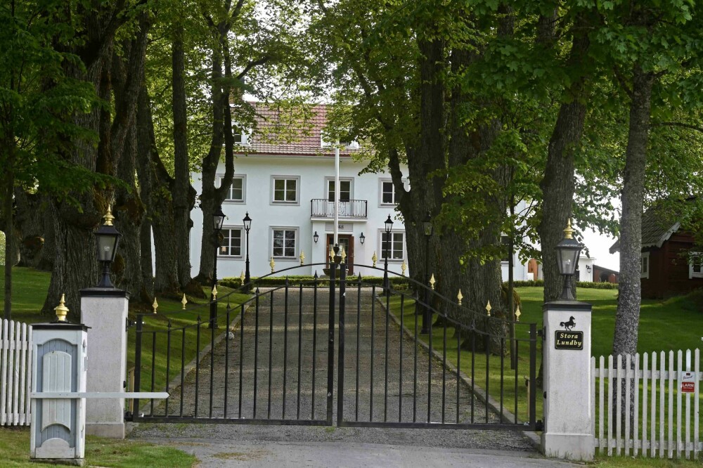 <b>PRIVAT:</b> Familien Persbrandt/Lundell bor privat og staselig på en stor herregård i Stora Lundby, fire mil sør for Stockholm.