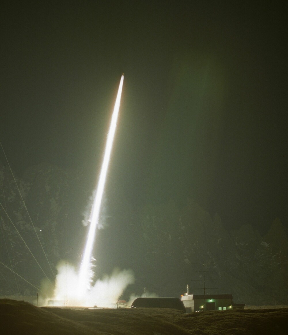 <b>OPPSKYTINGEN:</b> Den aktuelle Black Brant XII raketten B, i det den tok av fra Andøya rakettskytefelt 25. januar 1995.