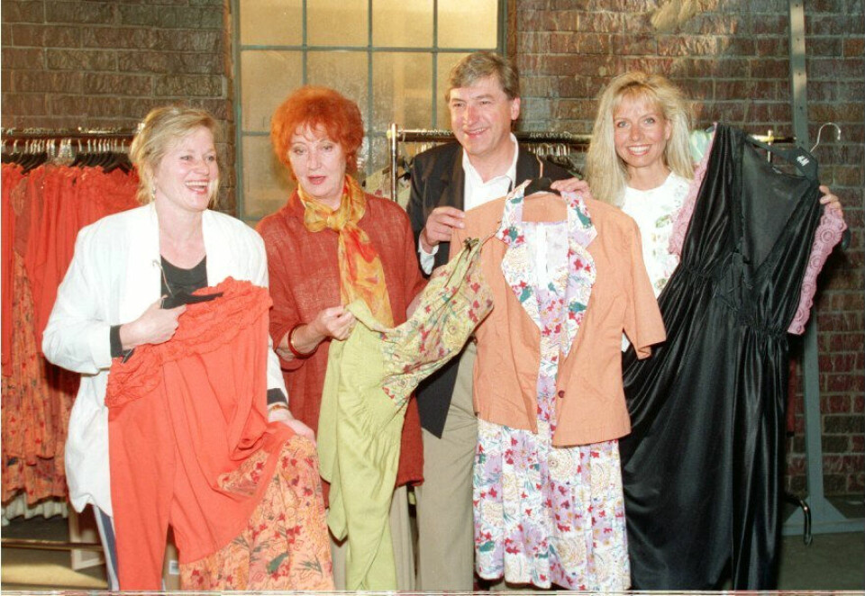 90-TALLSSUKSESS: På det meste var det over to millioner som så på komiserien. Hege Schøyen (t.h.) hadde også en rolle i den populære produksjonen.