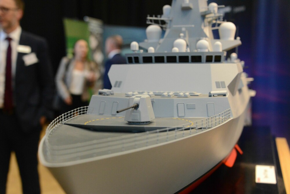 <b>TYPE 26:</b> I april 2023 viste britiske BAE Systems frem denne modellen av en Type 26 fregatt på en konferanse på Sundvolden i regi Forsvars- og Sikkerhetsindustriens forening.