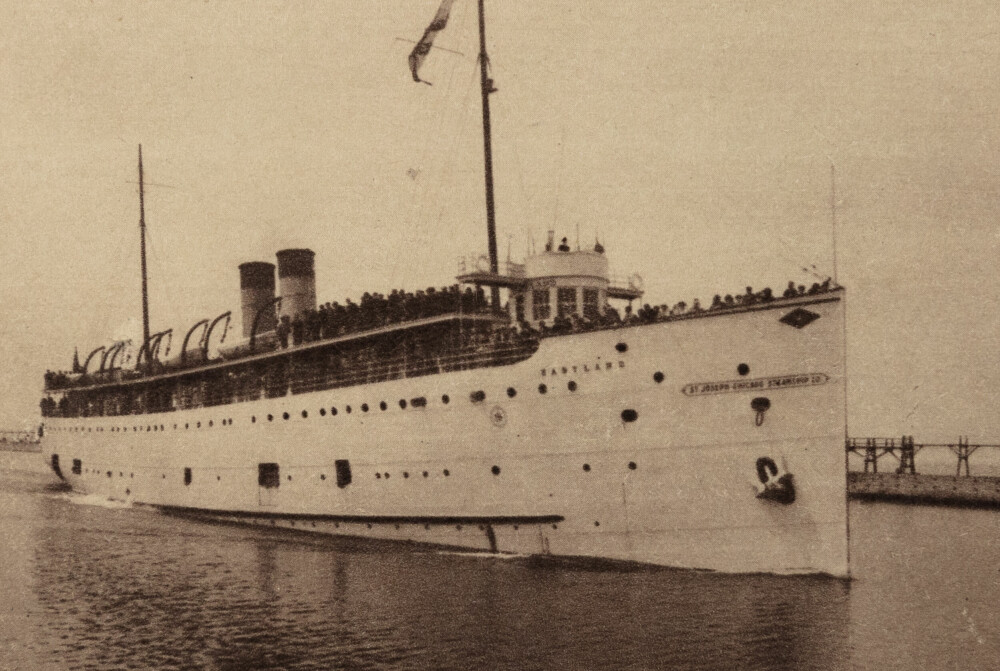 <b>SKIP MED UVANE:</b> Med en toppfart på 16,5 knop (30,6 kilometer i timen) ble SS Eastland omtalt som «The Speed Queen of the Lakes». Her er skipet fotografert kort tid før den tragiske ulykken.