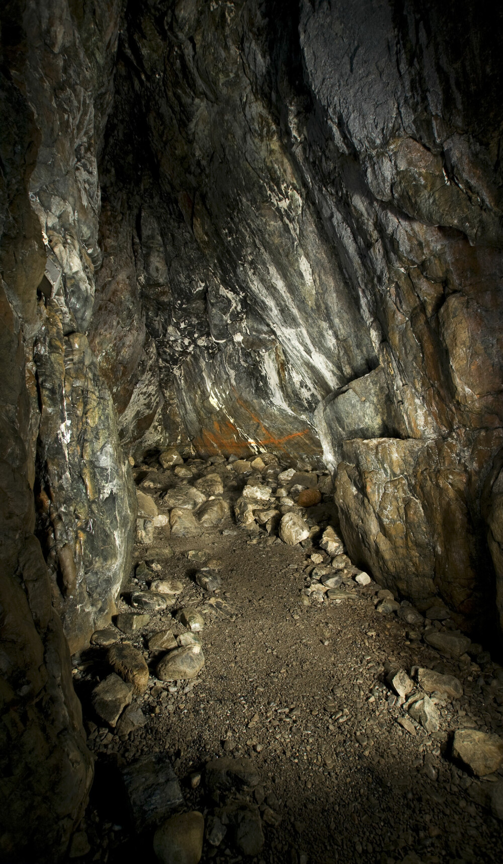 <b>SOLSEMHULA:</b> Hulemaleriene regnes som menneskehetens eldste bevarte kunstverk. I 50 år var Solsemhula den eneste kjente lokalitet med hulemalerier i Nord-Europa.