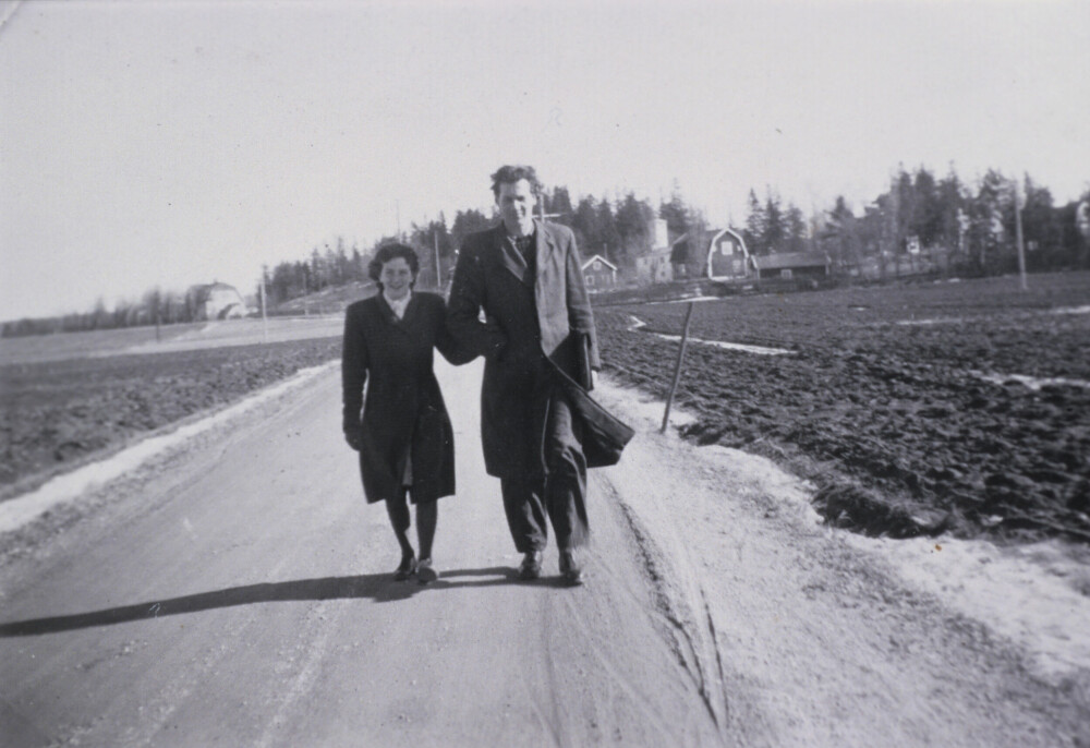 <b>LIVSLANG KJÆRLIGHET:</b> I mars 1946 ble Margit og Asbjørn viet på borgermesterens kontor. Hun uten brudebukett og i hverdagsklær, han i bakrus fra gårsdagens utdrikningslag. 