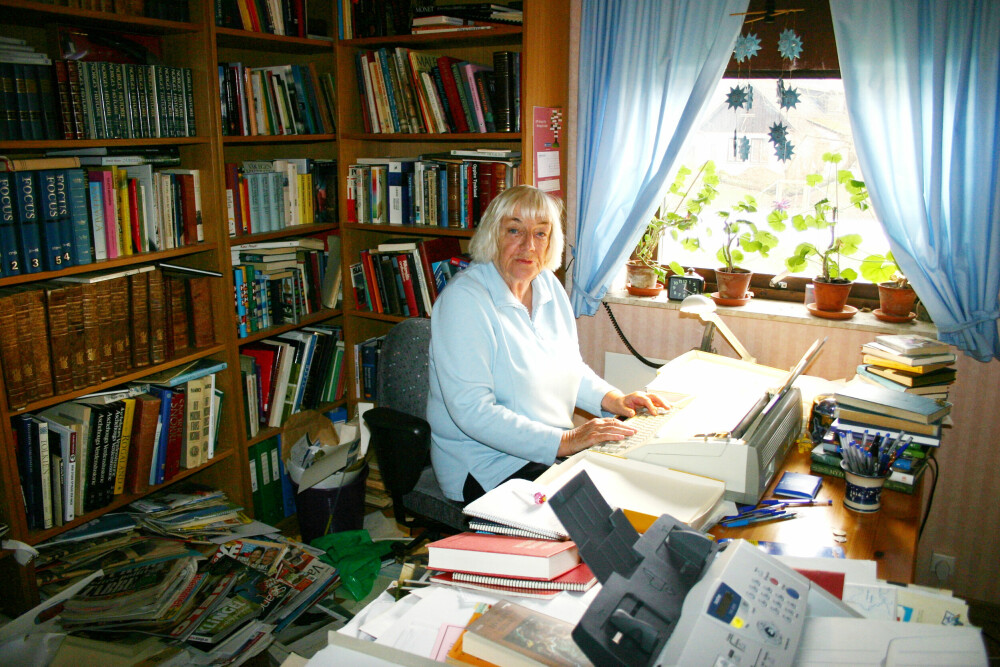 <b>SKREV HVER DAG:</b> Margit ble aldri digital. Hun tviholdt på sin gamle skrivemaskin, penn og papir. Hver morgen sto hun tidlig opp og skrev. 
