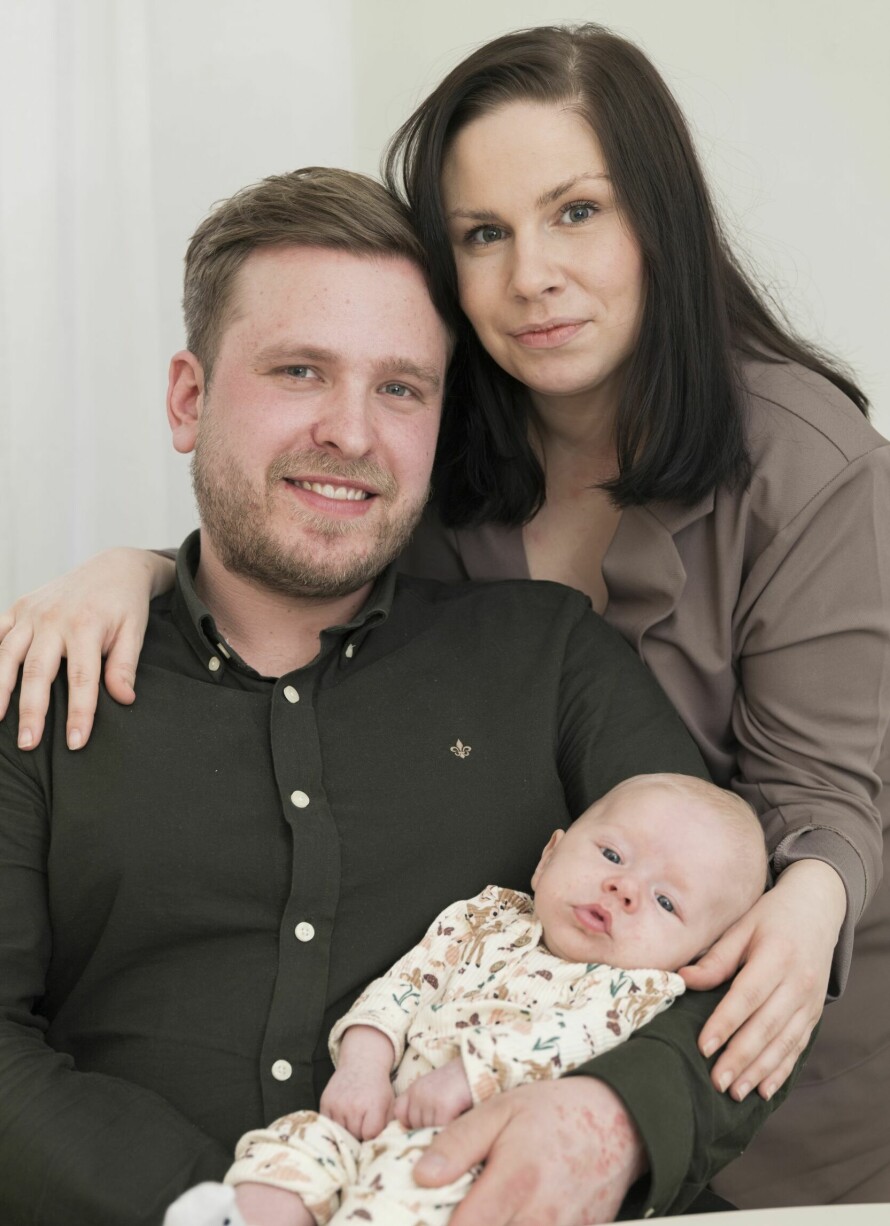 FORELDRE: Robin og Emma fikk bare noen dager på å venne seg til tanken på å bli foreldre. De er begge enige om at Ebbe er det beste som har skjedd dem.
