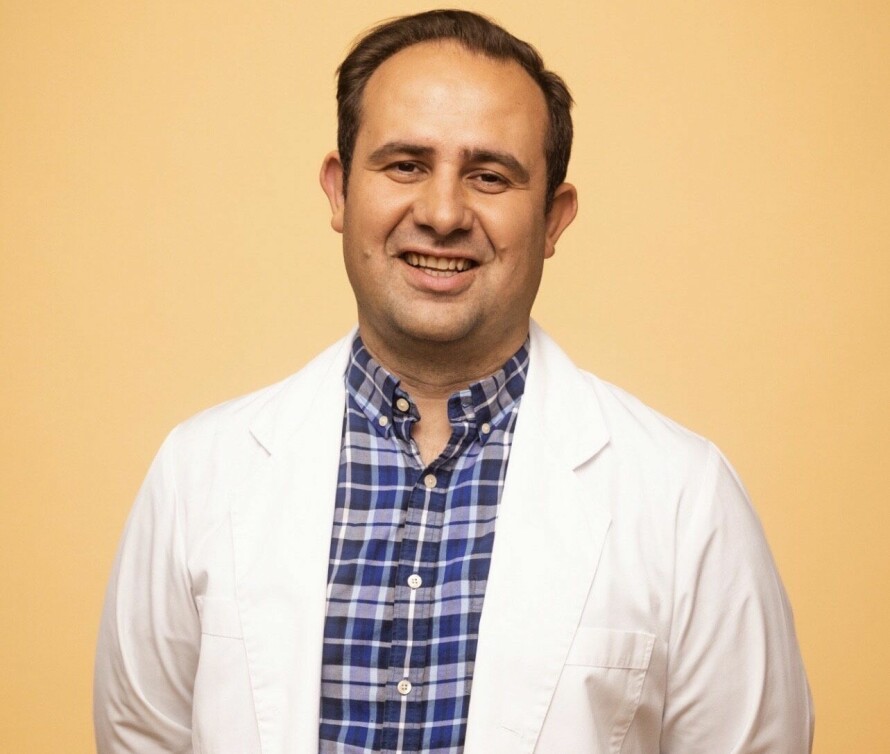 HUDEKSPERT: Reza Sohrabi er spesialist i hudsykdommer og medisinsk ansvarlig hudlege hos Dr. Dropin.