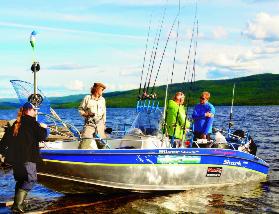 KLARE TIL DYST: Lars Nilssen, Cato Bekkevold og medhjelpere er klare for to døgns trollingfiske etter kanadarøyene i Kvesjøen i Lierne.
