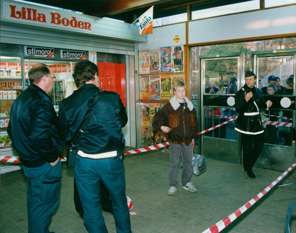<b>ATTENTATFRYKT:</b> Innvandrere var ofre for en da ukjent skyte­desperado som slo til ved Hägerstensåsen T-banestasjon i januar 1992. Svenskene fryktet «Lasermannen».