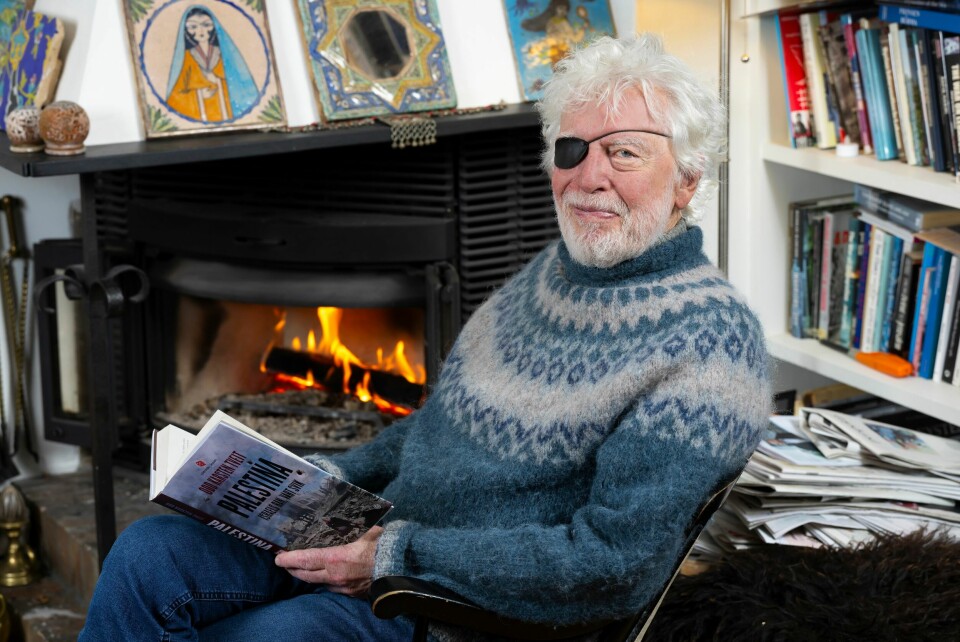 FORTSATT AKTIV: Selv om det er åtte år siden Odd Karsten gikk av med pensjon i NRK, er han langt fra ferdig med yrkeslivet. I dag er han en aktiv foredragsholder og forfatter. Lappen over øyet begynte han å bruke etter å ha blitt rammet av kreft under øyet.