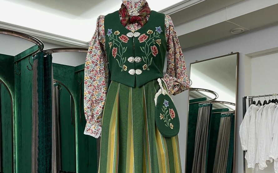 NORDLANDSBUNAD: Den er flere ganger kåret som Norges vakreste. Like fin med blomstrete skjorte inni?