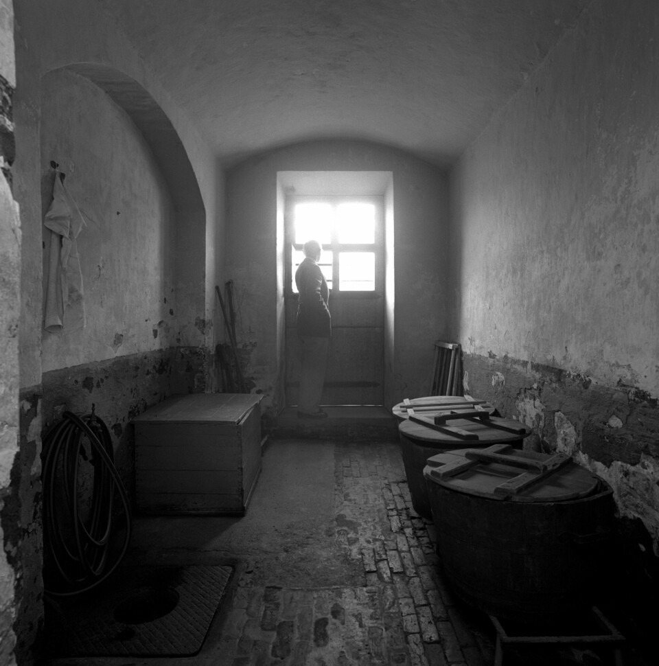 STARTPUNKTET: Fra denne korridoren, som de innsatte passerte på tur til dusjen, startet flukten.