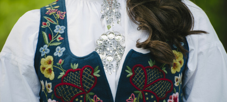 Søsteren fikk bunaden av mor rett før hun døde. Gave eller forskudd på arv?