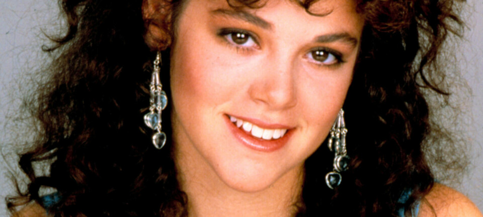 Rebecca (21) åpnet døren. Utenfor stod hennes største – og farligste fan