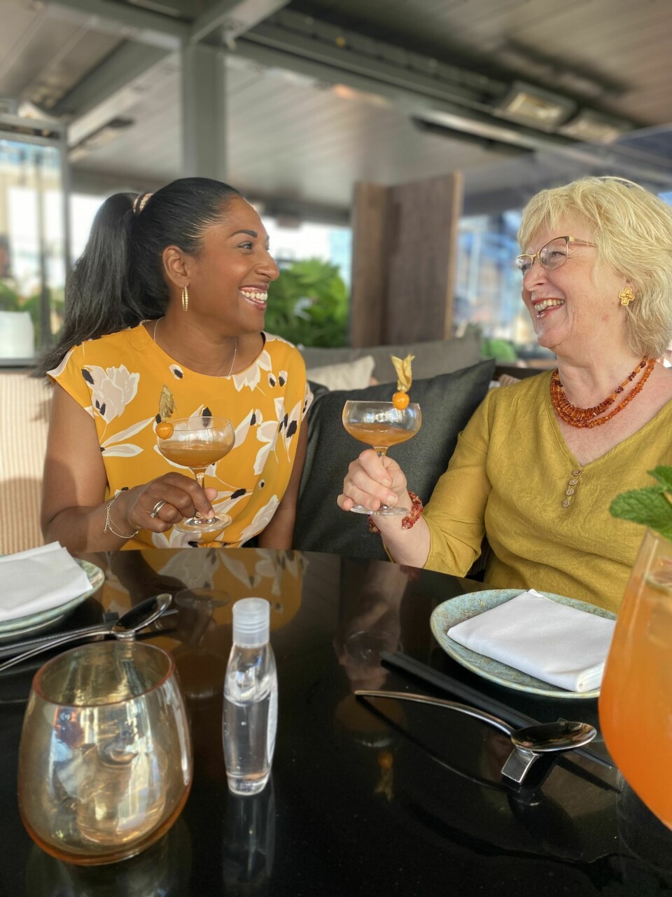 HYGGE: – Vi koser oss stadig sammen, mamma og jeg, sier Siri.