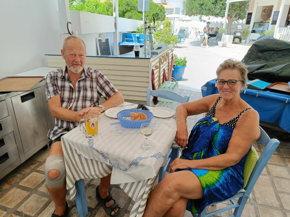 <b>REISEGLADE:</b> I mange år har paret reist på ferieturer til Samos og Tenerife. Her i avslappende omgivelser.
