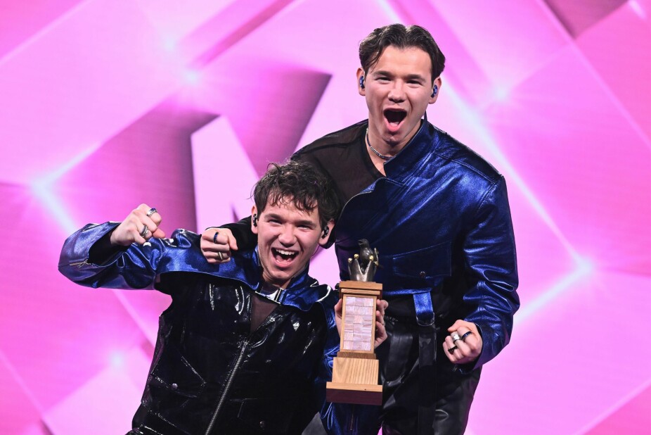 <b>ELLEVILL JUBEL:</b> Marcus (t.v.) og Martinus vant overlegent i den svenske «Melodifestivalen». Nå kjemper den norske duoen mot Norge i den internasjonale finalen!