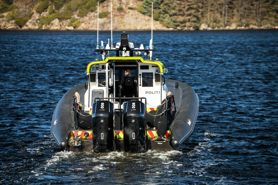 RASK: De to V12-motorene på til sammen 1200 hester sørger for rask marsjfart, også når været blir dårligere.