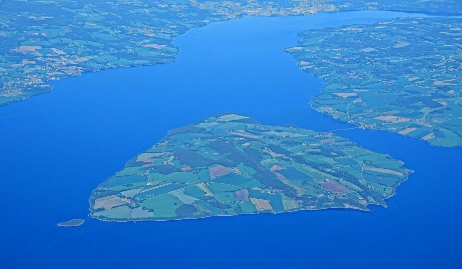 Helgeøya sett fra luften.
