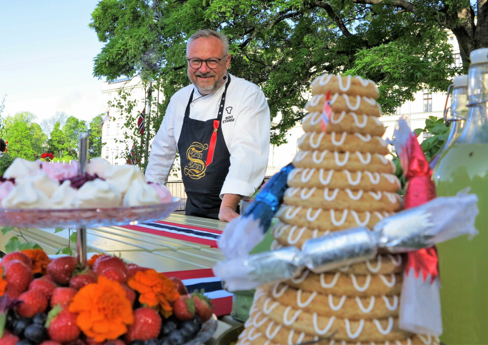 DISKER OPP: Stjernekokken Bent Stiansen er NRKs 17. mai-kokk i år også. Stjernekokken ble nettopp hedret med Bocuse d’Or Norges ærespris Gullgaffelen.
