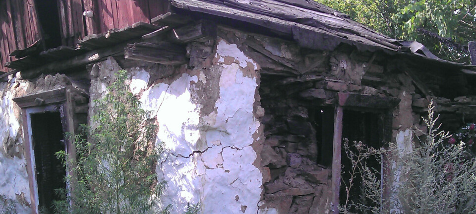 I det gamle huset skjedde en grufull handling. Etter den dagen gikk et monster løs