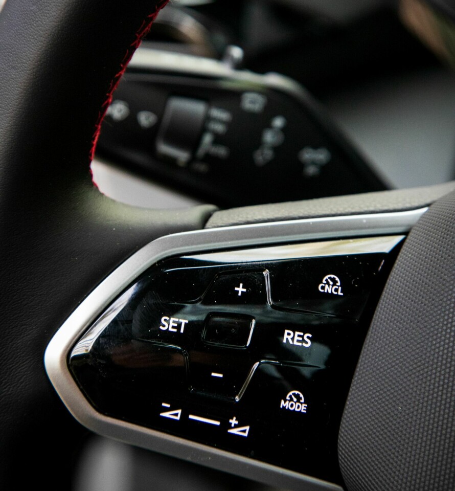 KNAPPER OG HENDLER: VW har heldigvis beholdt tradisjonelle betjeningsløsninger.