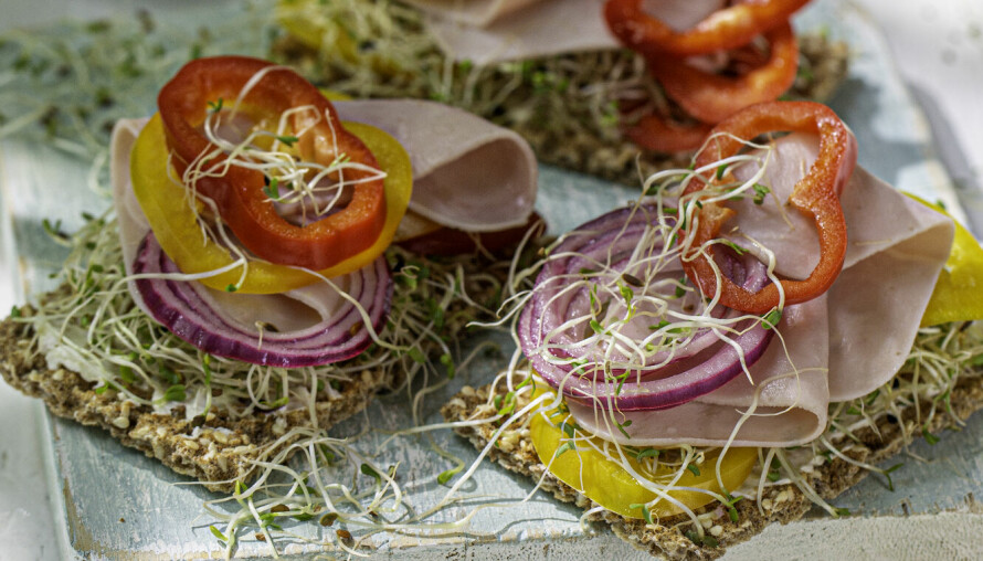 KNEKKEBRØD: Knekkebrødene trenger ikke være en tørr matopplevelse med det rette tilbehøret.