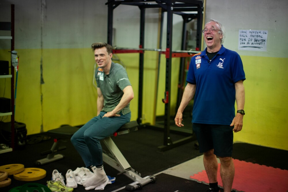 <b>MOTIVATOR: </b>Leif Olav Alnes har jobbet som friidretts-trener i snart 40 år. Han hylles for sin kunnskap og evne til å motivere utøverne.