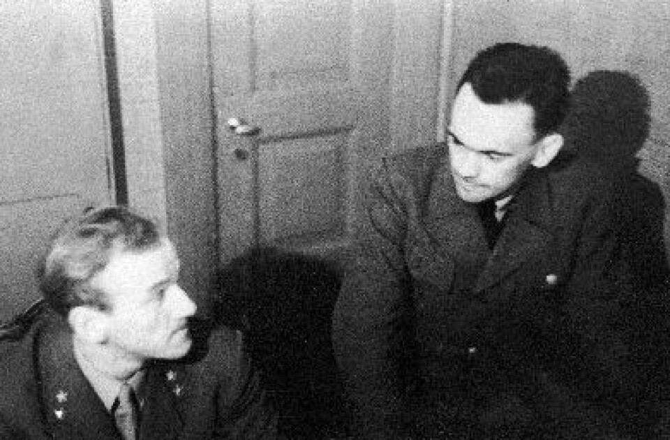 SAMARBEID INN I DØDEN: Odd Sørli (t.v.) og Henry Rinnan inngikk samarbeid for å røyke ut kommunistceller i Trondheim etter krigen, men før Odd Sørli ledet henrettelsen av landssvikeren Rinnan.