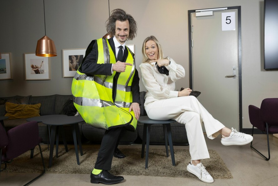 FORRÆDER-DUO: I fjor deltok Carina i TV 2s «Forræder». Her er hun sammen med meddeltager og super-klovn Viggo Venn.