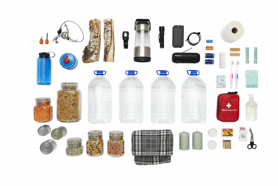 LAGERVARER: Hvordan vil du og dine nærmeste klare dere hvis strømmen blir borte en lengre periode? Hva gjør du hvis vannet forsvinner, eller hva hvis du ikke får handlet på en uke? Egenberedskap handler om å være forberedt på slike situasjoner.