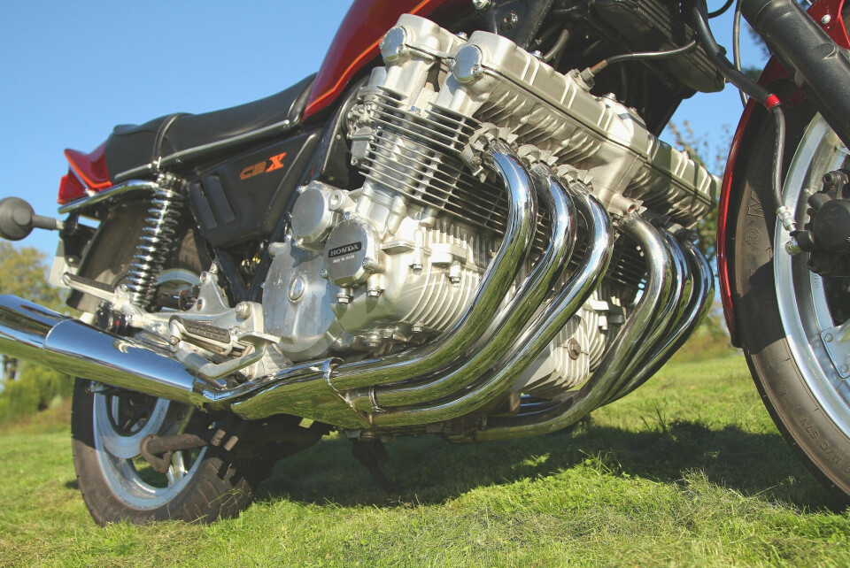 FORM OG FUNKSJON: Den har ord på seg for å være en av verdens vakreste motorsykkelmotorer. I ettertid har den også vist seg å være bra. Selv i dag, 45 år etter at den kom, funker den fint.