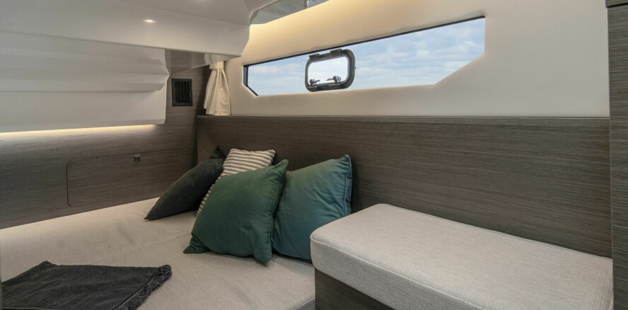 MIDTKABIN: Tilstrekkelig plass og takhøyde for to voksne