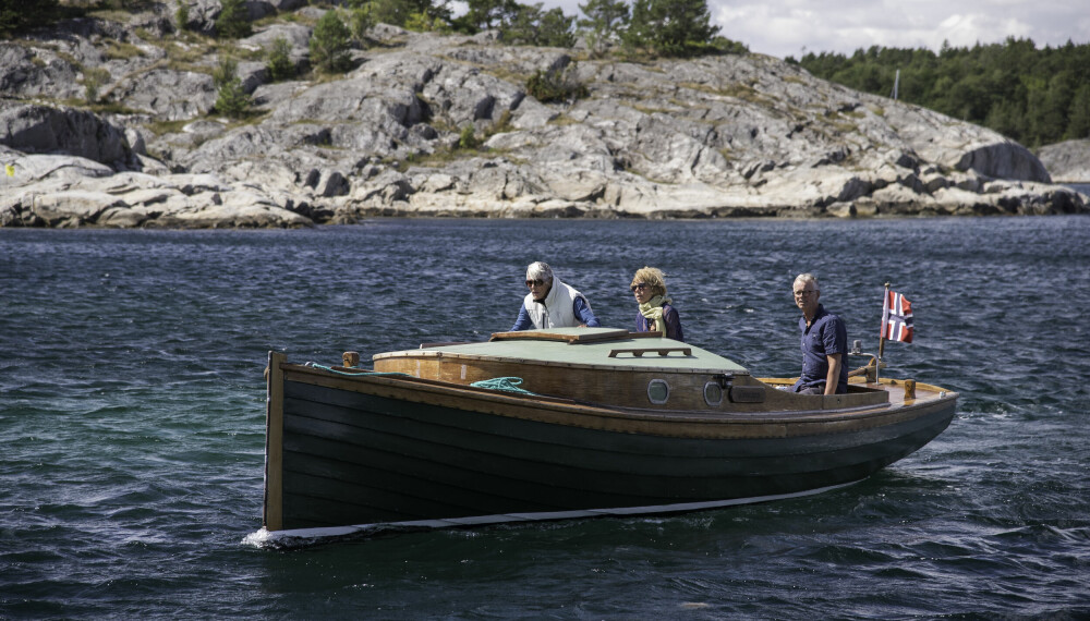 <b>ELEGANT:</b> Grønningen er sjøsterk og elegant, men krevende å manøvrere. -Båtens særheter er også en fordel. Grønningen er vanskelig stjele, sier Ånund Brottveit (til rors).