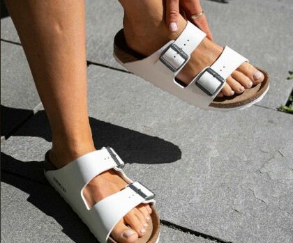 GJØR ET KUPP: Opptil 50 prosent på Birkenstock-sandaler