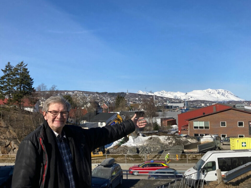 TILBAKE TIL START: Radioprofilen flyttet tilbake til hjembyen etter 49 år. Her fra Harstadåsen hvor han har slått rot.