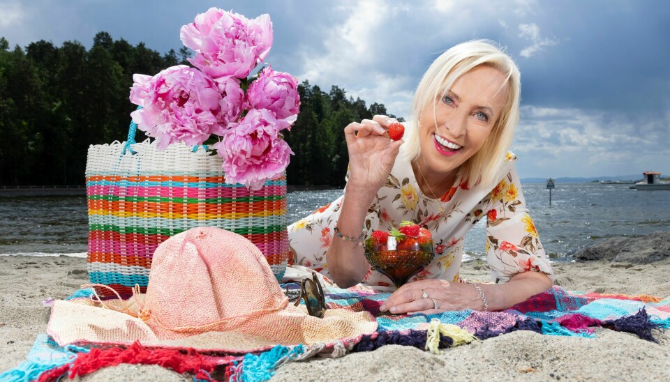 GLAD I VARME: – Jeg finner min plass på stranden når været frister, sier Karen-Marie Ellefsen.