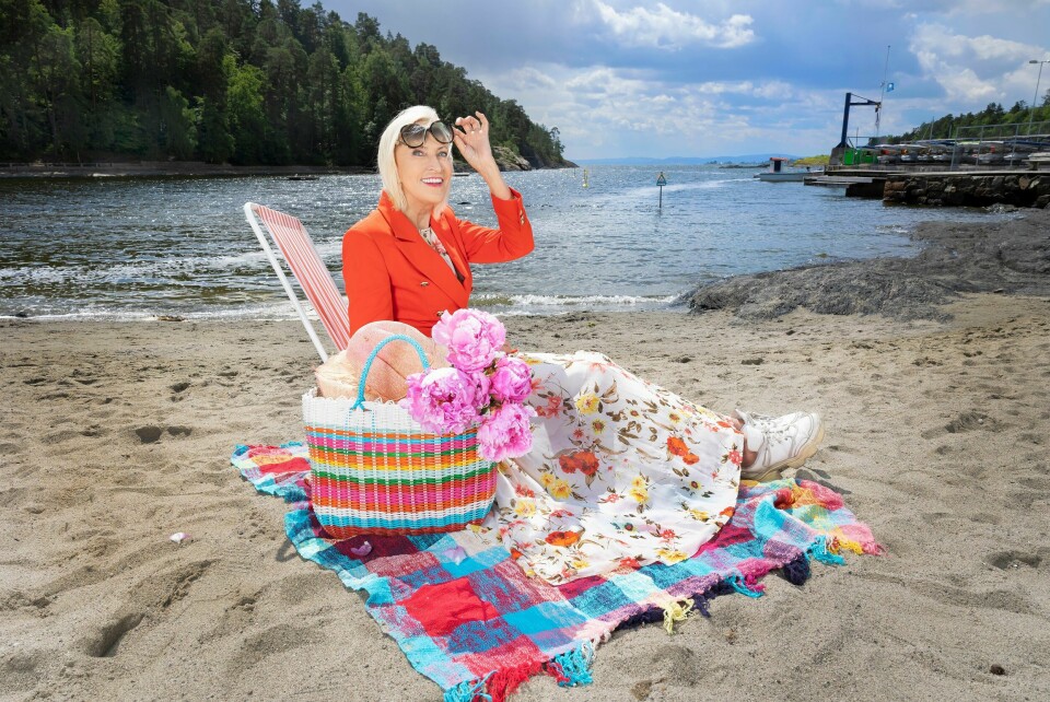 ALDRI TOMHENDT: – Jeg har med strikketøy og bøker når jeg reiser på ferie, forteller Karen-Marie.