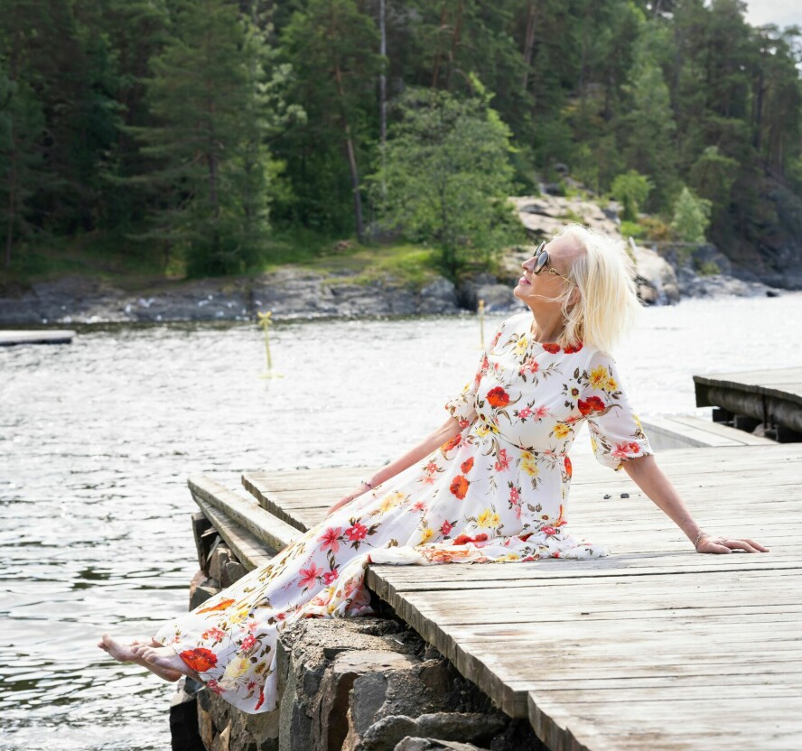 NYTER FRIHETEN: Karen-Marie brukte tid på å venne seg til livet som pensjonist. Hun har funnet seg til rette og setter pris på å kunne styre sin egen tid.